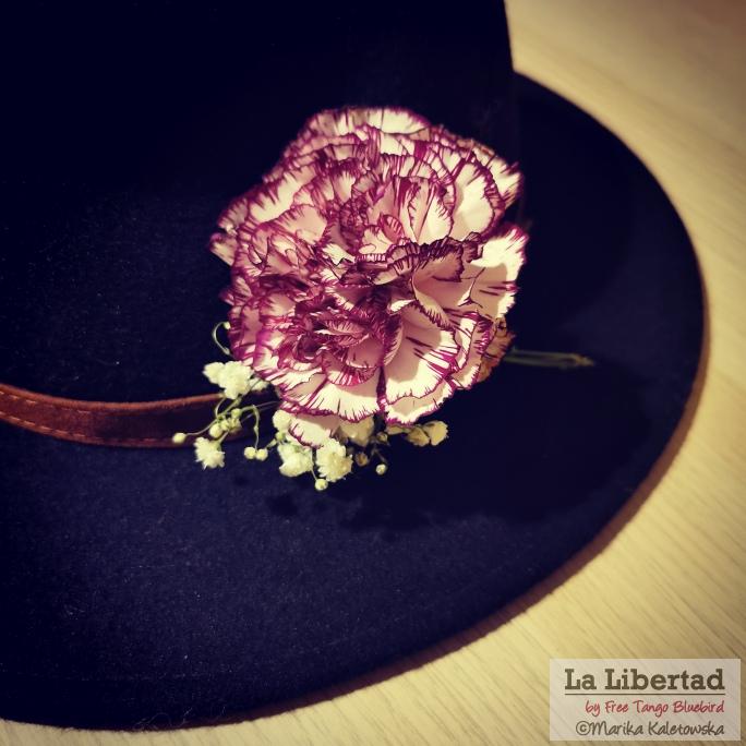 clavel-sombrero